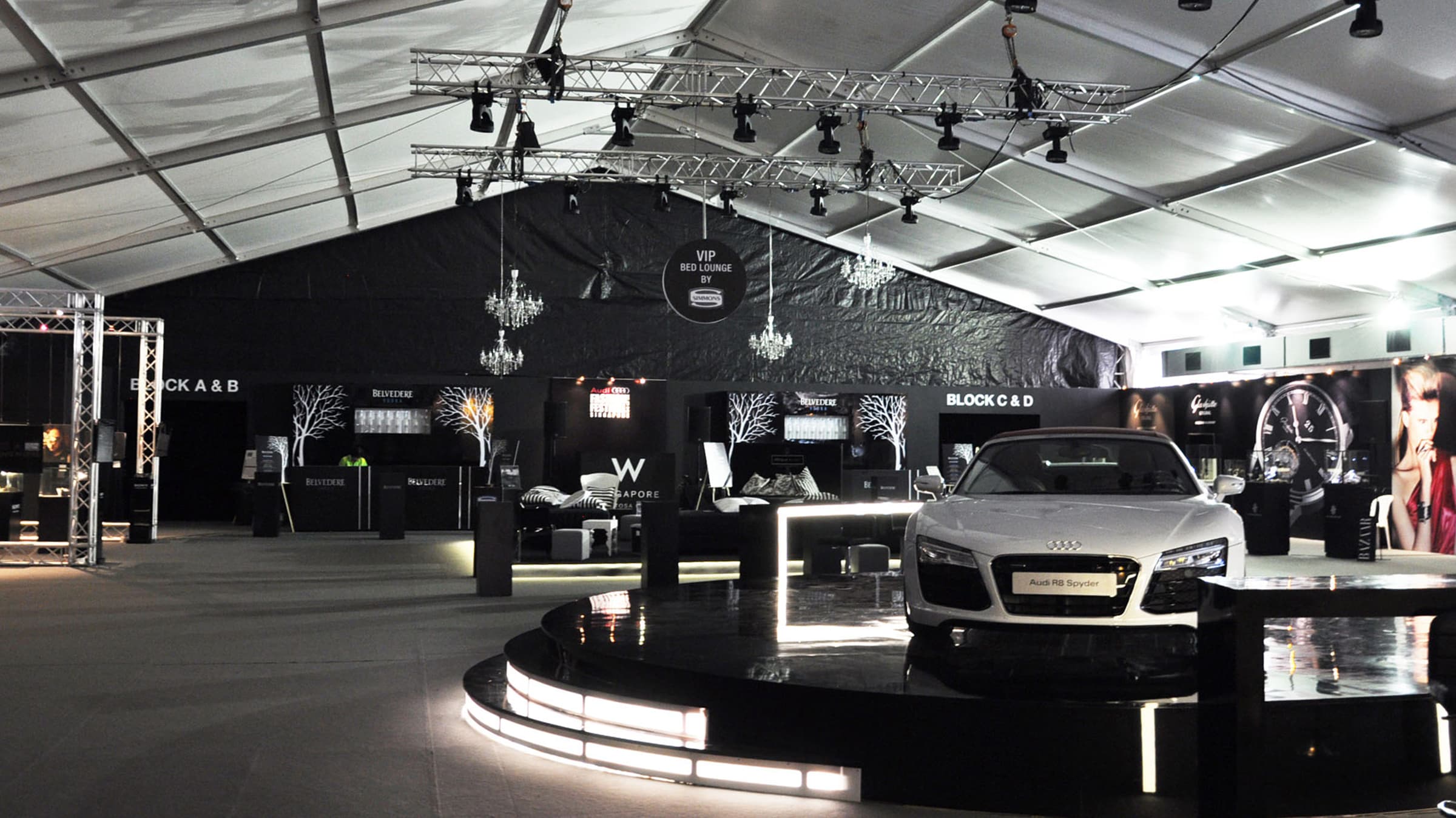 新加坡奥迪汽⻋活动